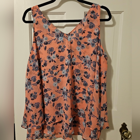 Layered floral sleeves top - Picture 2 of 5